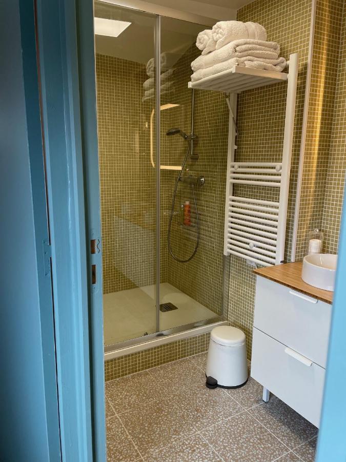 Au Coeur Du Vieux Toulon Au Calme Appartement Renove Climatise Confortable Etage Eleve Avec Ascenseur Proche Parking Et Toutes Commodites Exterior foto