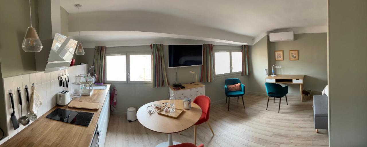 Au Coeur Du Vieux Toulon Au Calme Appartement Renove Climatise Confortable Etage Eleve Avec Ascenseur Proche Parking Et Toutes Commodites Exterior foto