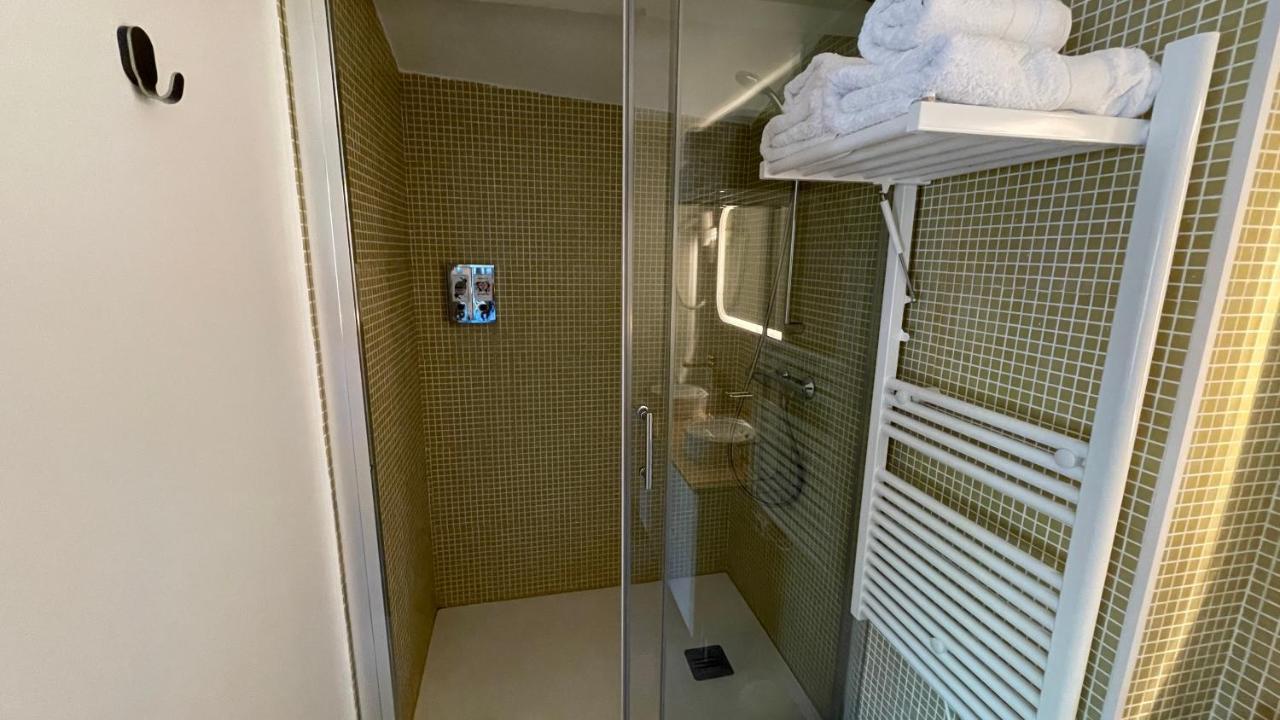 Au Coeur Du Vieux Toulon Au Calme Appartement Renove Climatise Confortable Etage Eleve Avec Ascenseur Proche Parking Et Toutes Commodites Exterior foto